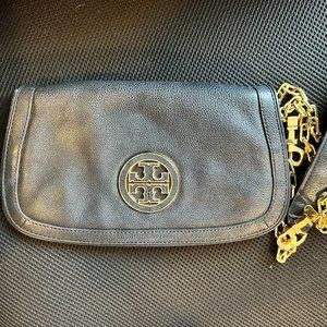 Tory Burch Black and Gold Reva Amanda Crossbody Clutch